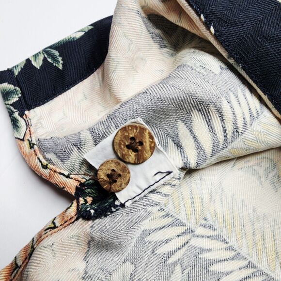 Tommy Bahama Relax IslandZone 100% Silk Pineapple Petals Tropical Camp Shirt VTG - Picture 9 of 10